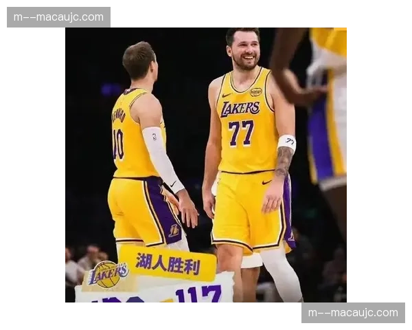 湖人肯纳德三分命中率49.7% 完美适配东契奇詹姆斯体系